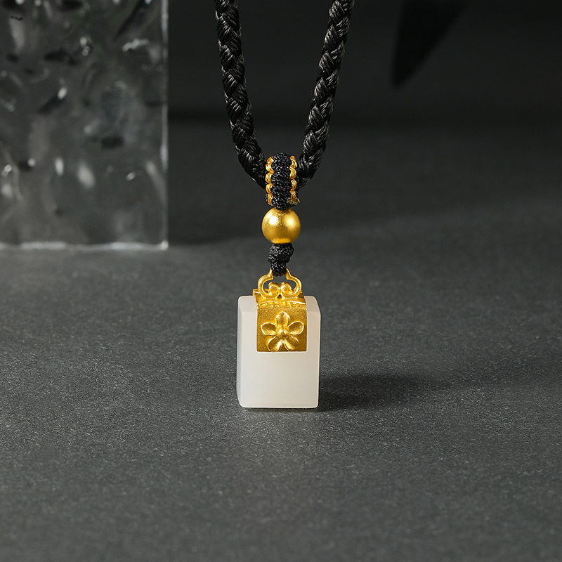 周六福金镶玉男女款印章挂坠白玉 周六福定价黄金吊坠