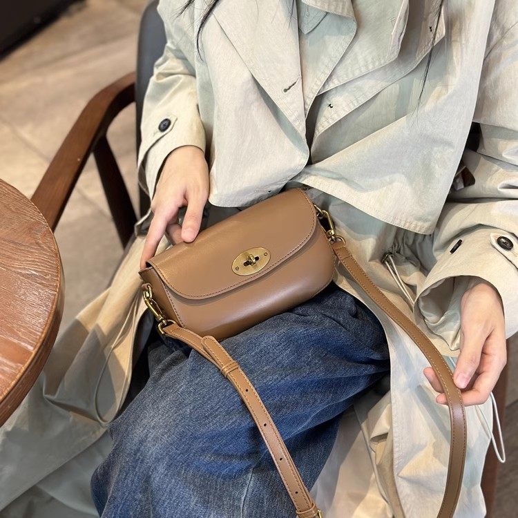 包包女士2025春新款白色女包斜挎包真皮腋下包轻奢高级感单肩小包,淘宝优惠券,粉丝福利购,淘宝优惠卷