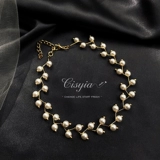 Ожерелье из жемчуга, небольшой дизайнерский чокер, цепочка до ключиц, легкий роскошный стиль, тренд сезона, коллекция 2023