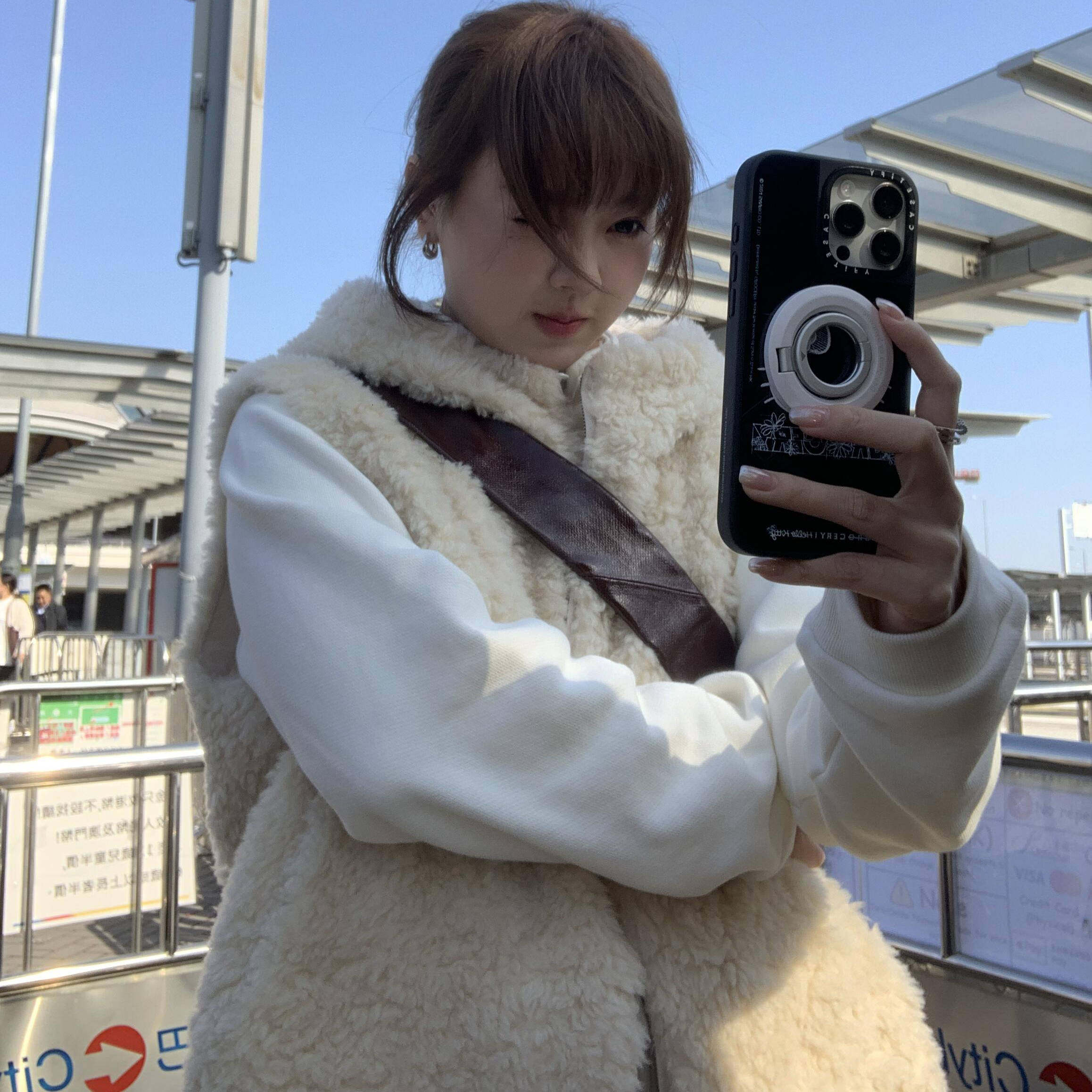 皮毛一体皮草马甲女2025秋冬新款连帽羊羔毛坎肩背心无袖毛毛外套