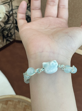 可爱陶瓷小猫蓝色编织串珠手链女小众设计高颜值甜美可爱百搭手串