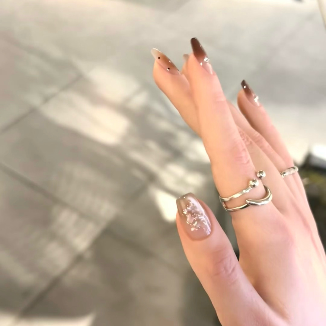 林先生穿戴甲2025新款秋冬简约ins风显白渐变纯手工短款假指甲,淘宝优惠券,粉丝福利购,淘宝优惠卷