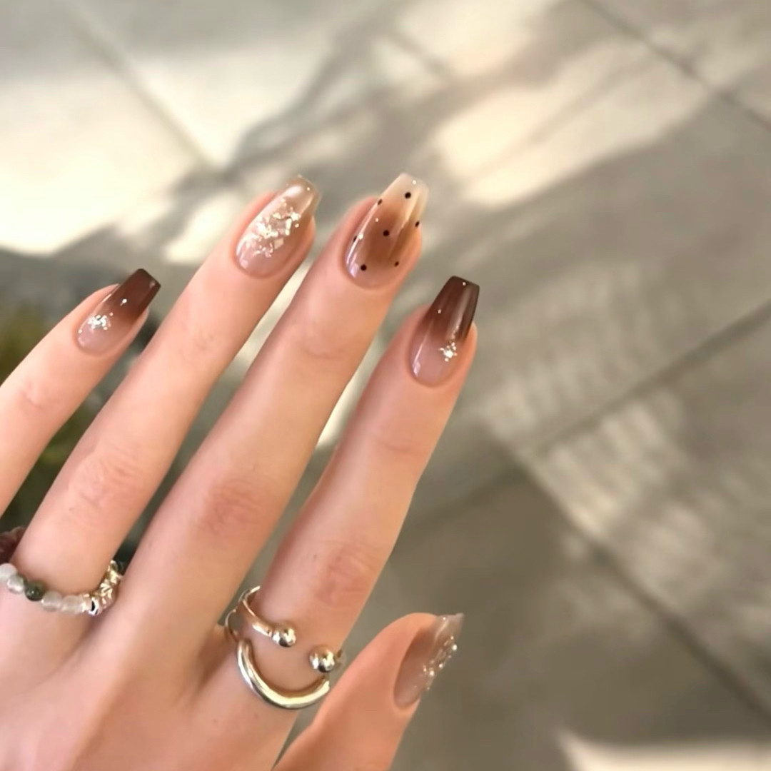 林先生穿戴甲2025新款秋冬简约ins风显白渐变纯手工短款假指甲,淘宝优惠券,粉丝福利购,淘宝优惠卷