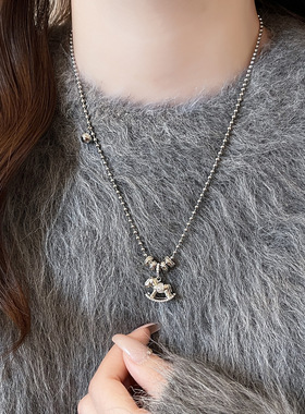 2026新款银色小马串珠项链女小众设计高级感毛衣链轻奢气质配饰品