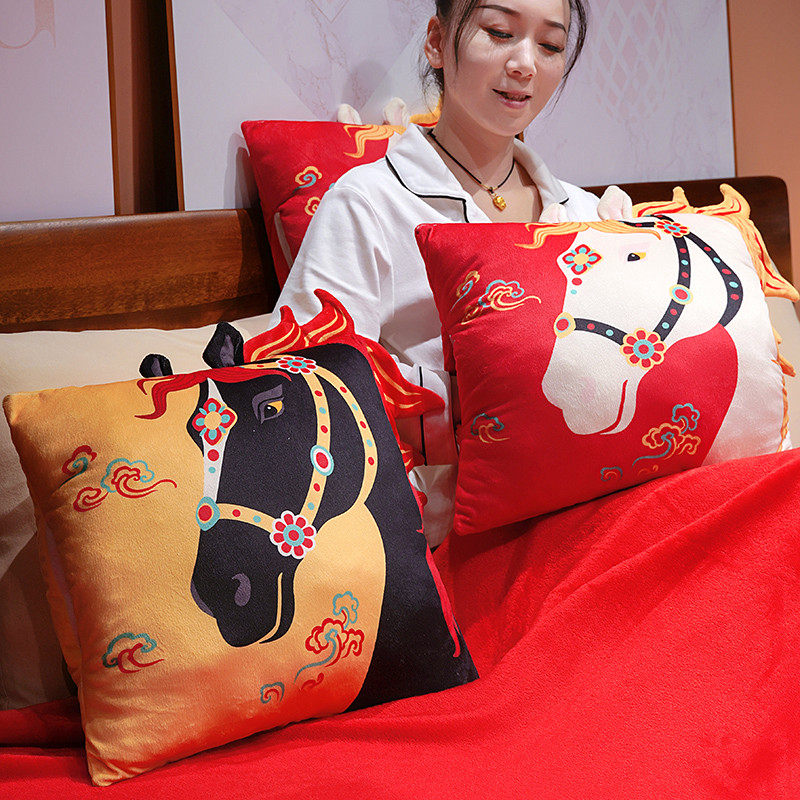 新年吉祥祥云马三合一抱枕被可爱印花多功能被子枕头靠垫冬季保暖,淘宝优惠券,粉丝福利购,淘宝优惠卷