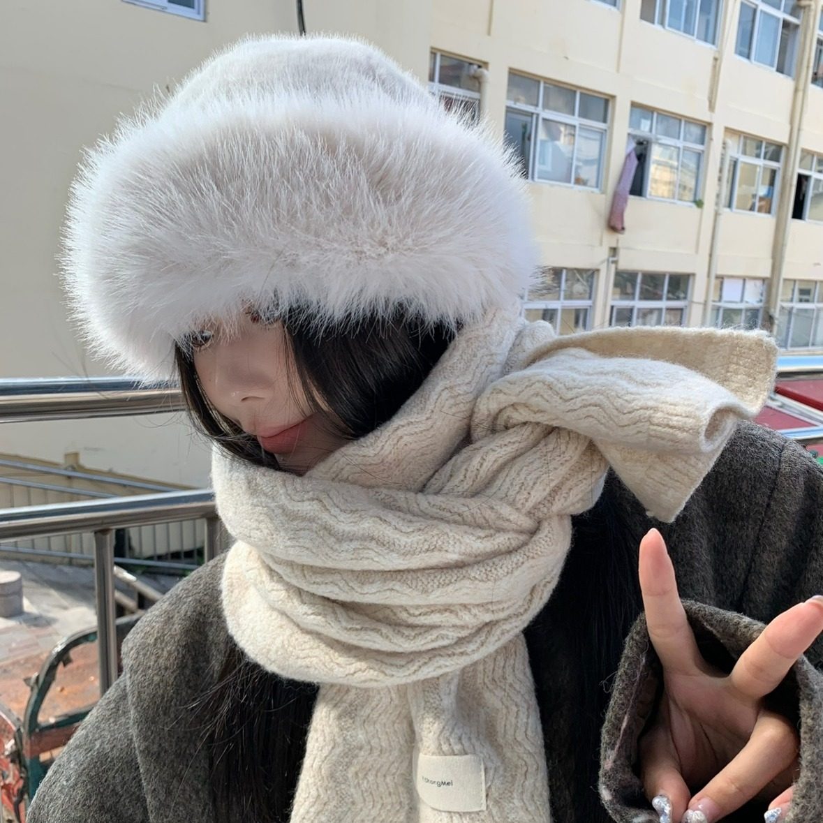 陈奶奶/雪国情书~白色高级感仿貂毛皮草渔夫帽显脸小保暖护耳盆帽,淘宝优惠券,粉丝福利购,淘宝优惠卷