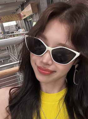 猫眼三角形美式复古太阳镜女潮街拍时髦凹造型显脸小防紫外线墨镜