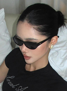 欧美窄框黑色墨镜女个性辣妹网感街拍凹造型小脸防紫外线太阳镜潮