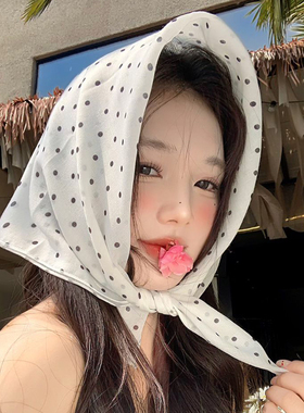 法式波点三角巾丝巾度假风优雅