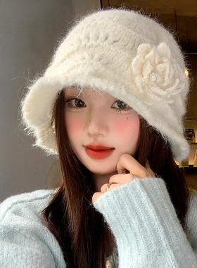 白色软糯毛绒花朵针织毛线帽女秋