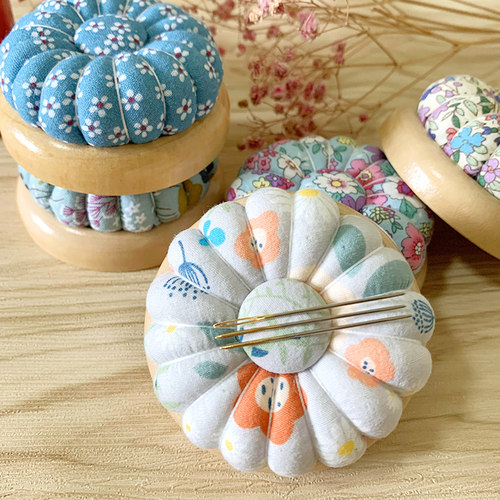 刺绣十字绣手工针线包工具南瓜碎花针扎带吸针可插针实木底座针插 - 图0