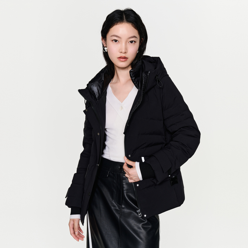 荷比俪23冬季新款休闲防风收腰连帽羽绒服