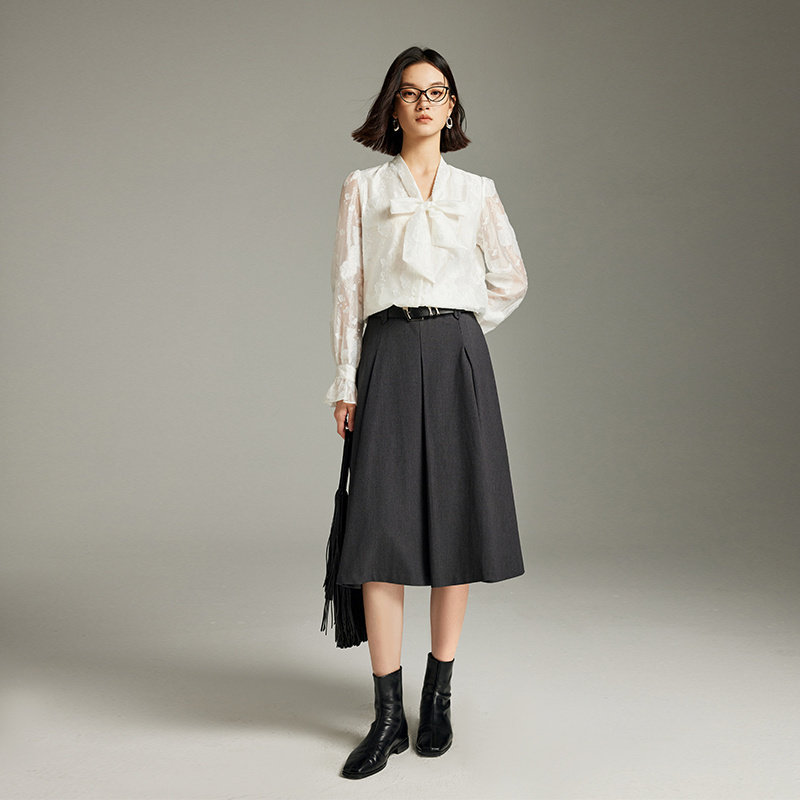 时尚蝴蝶结雪纺衬衫女MOFAN摩凡2025冬新款白色喇叭袖设计感衬衣,淘宝优惠券,粉丝福利购,淘宝优惠卷