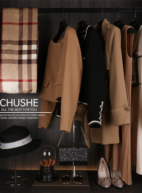 星韵 样板间衣服衣帽间组合装饰品摆件软装棕色女士长裙衣物