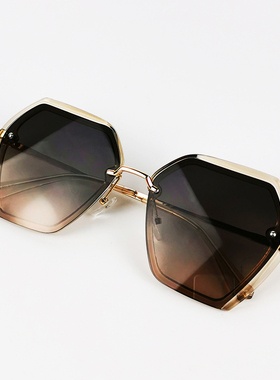 星韵样板房衣帽间潮流时尚墨镜摆件衣柜梳妆台男女士轻奢软装饰品