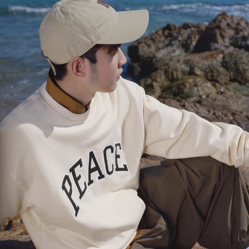  太平鸟男装卫衣