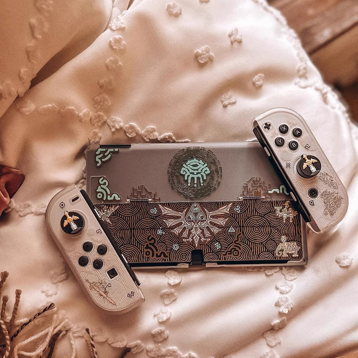 任天堂switch2 oled保护壳 塞尔达卡通透明磨砂分体式硬壳NS2配件 - 图3