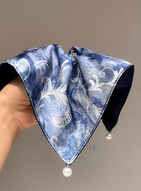 高级感复古蓝色印花方巾珍珠肠圈女设计ins后脑勺慵懒扎头绳发饰