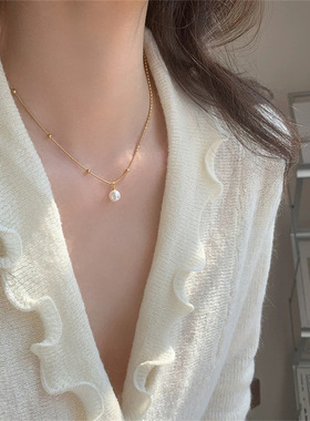 小香风高级感珍珠吊坠项链女电镀18K金简约锁骨链气质百搭脖颈链