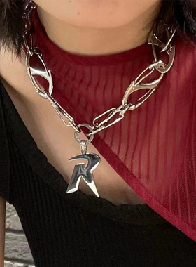 原创小众设计感R字母项链高级潮酷ins风嘻哈男女配饰2022新款痞帅