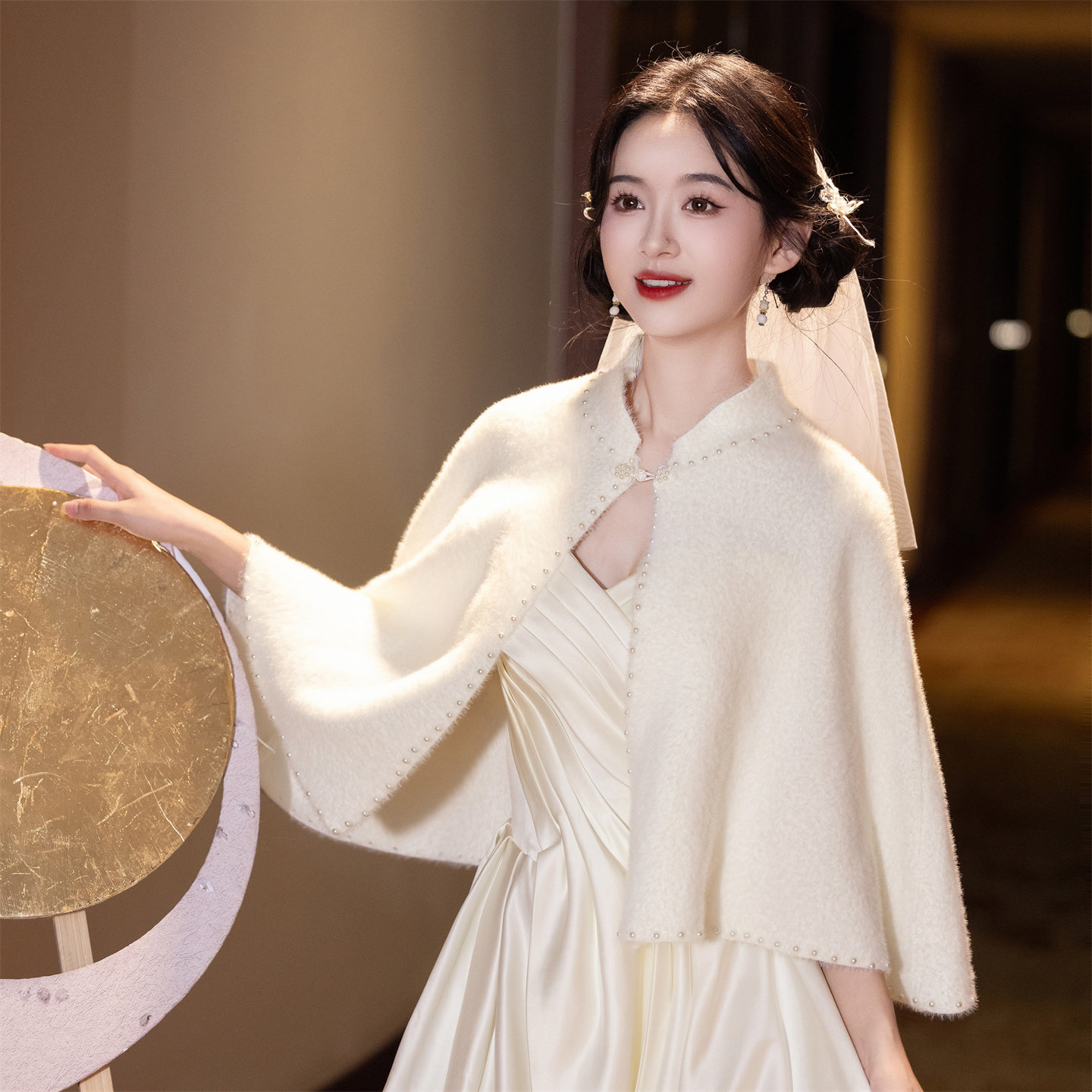 新款新娘春秋冬婚纱礼服毛披肩优雅婚礼穿搭白色女斗篷外搭披肩女,淘宝优惠券,粉丝福利购,淘宝优惠卷