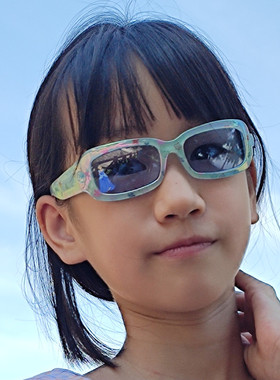 小孩时尚风防紫外线儿童太阳镜
