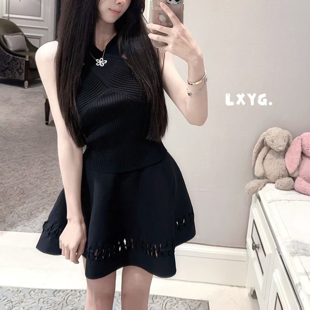 LXYG Halter Neck Cross Knit Top Temperament Hollow Puff Skirt Two-piece Suit Socialite Dress ວັນເກີດແມ່ຍິງ