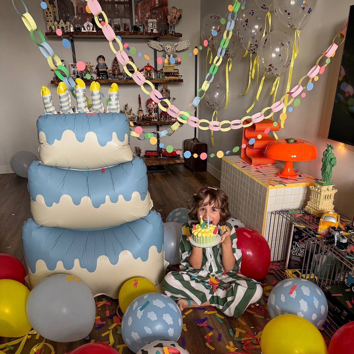 蓝色三层奶油大蛋糕气球站立款男孩生日节日派对装饰用品拍照道具,淘宝优惠券,粉丝福利购,淘宝优惠卷