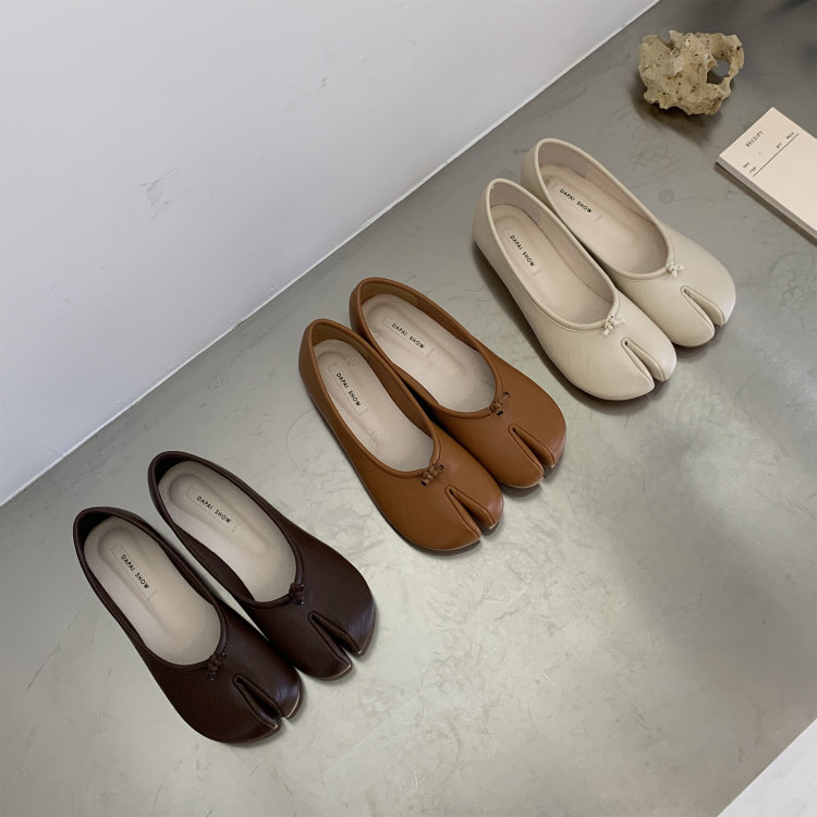 2024春秋新款马蹄分趾猪蹄鞋单鞋女平底奶奶鞋网红一脚蹬豆豆鞋子