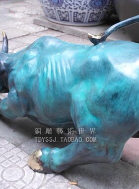 门厅宾馆装潢草坪户外华尔街牛