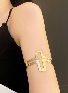 甜酷风十字架金属臂环简约个性