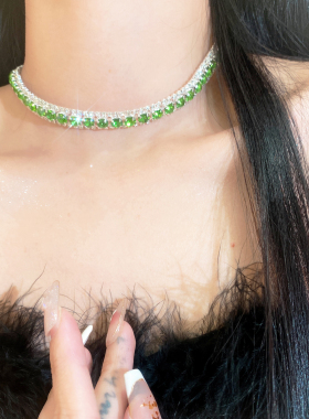 轻奢浅绿色方形水钻耳钉项链