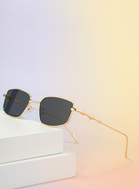 新款韩版金属浅绿色墨镜女未来感星星银框方形太阳眼镜男千禧y2k