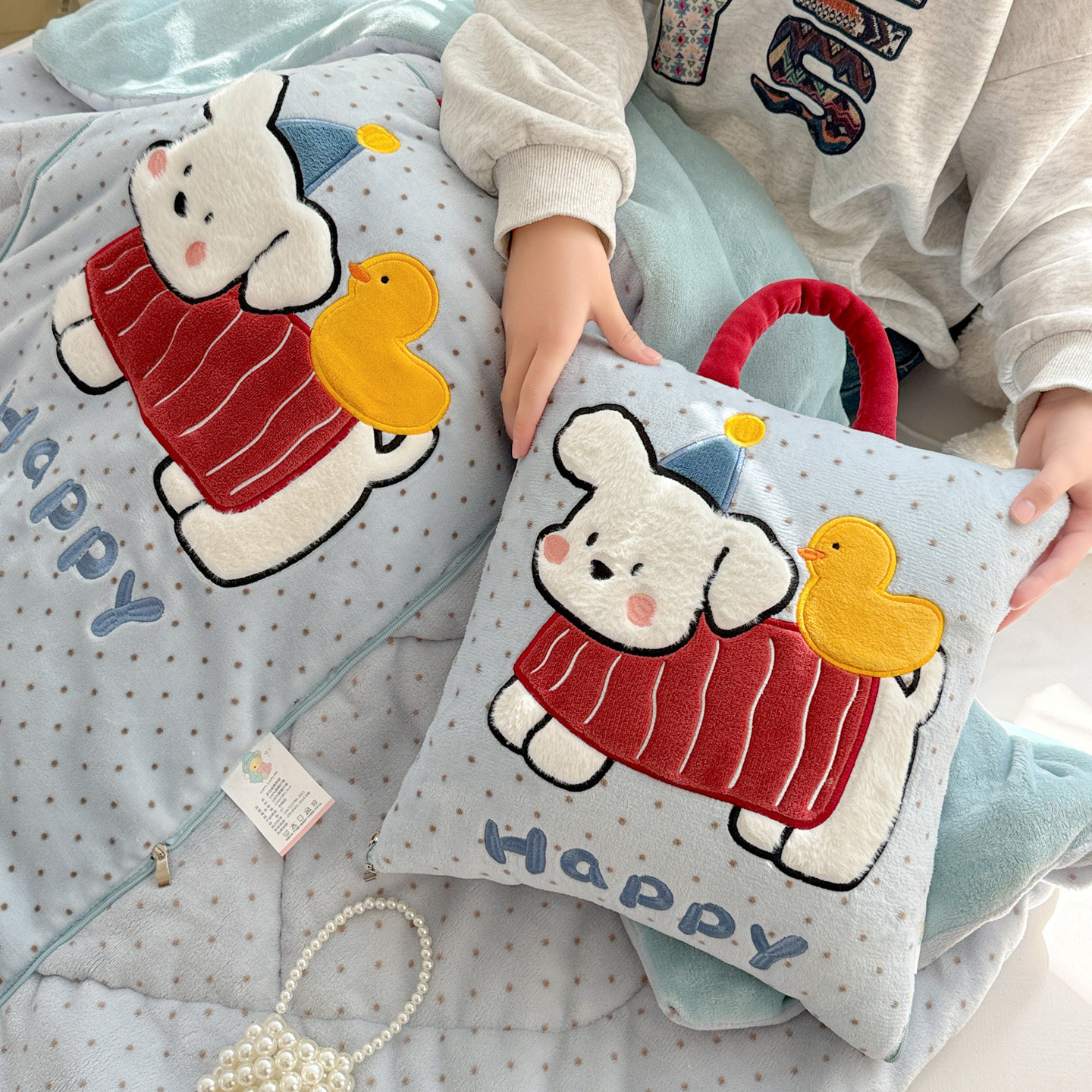 牛奶绒汽车抱枕被多功能手提午睡毛绒毯沙发靠垫办公室学生午休被,淘宝优惠券,粉丝福利购,淘宝优惠卷