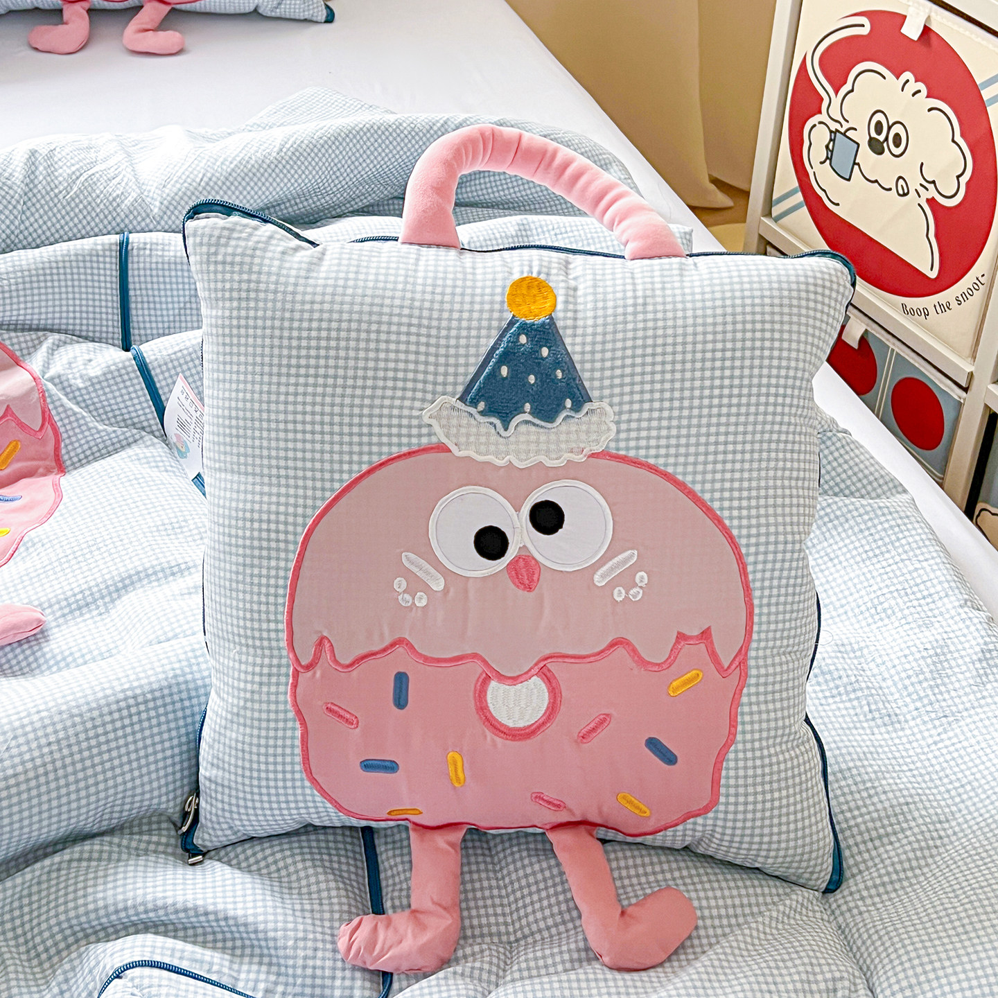 四季卡通款抱枕被子两用办公室午睡毯子枕头被车载沙发靠垫二合一