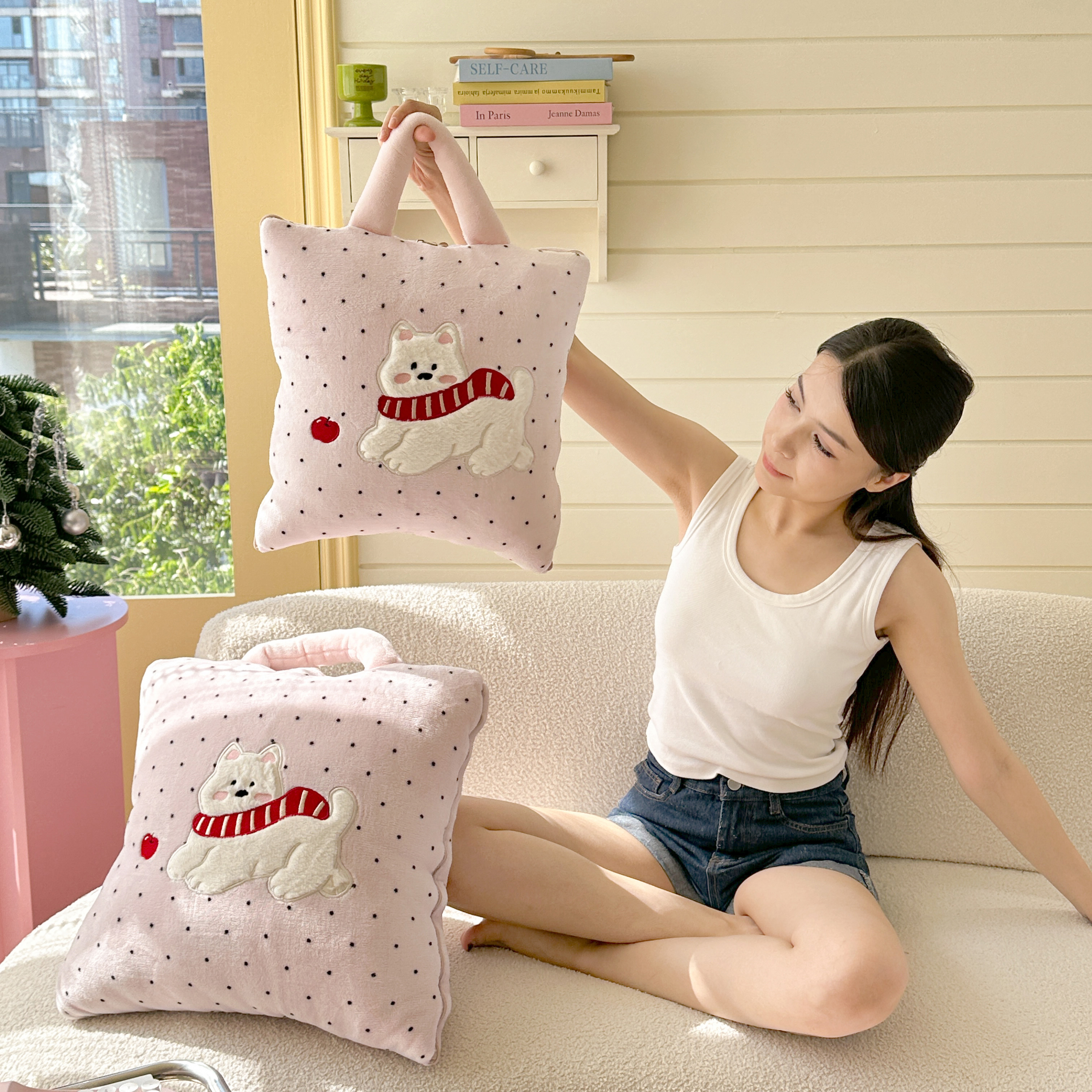 手提加厚抱枕被子两用牛奶绒办公室午休靠垫学生宿舍午睡枕头盖毯 - 图1