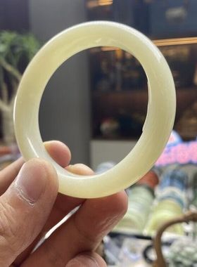 新款高档黄色玉石手镯女款简约款大气玉镯礼物女款百搭玉石手链