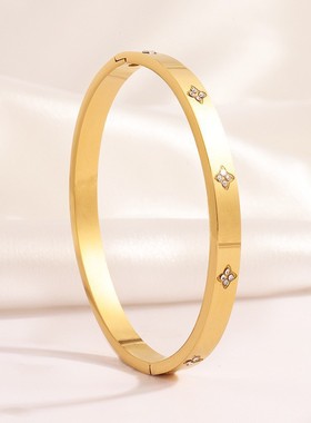 欧拉拉轻奢钛钢四叶草女士手镯