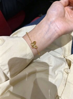 拉丝小金蝴蝶手链女可调节转运福叠细链条轻奢小众送女友礼物