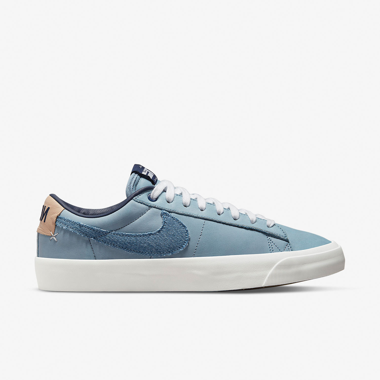 Nike/耐克正品ZOOM BLAZER PRO GT男子低帮休闲板鞋 DM8890-100-图0