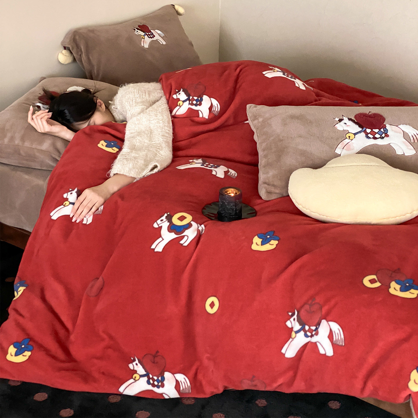LANSWAY送抱枕发财小马牛奶绒四件套冬保暖印花红色结婚被套床单,淘宝优惠券,粉丝福利购,淘宝优惠卷