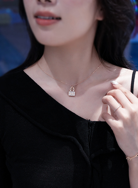 2026年正品18K玫瑰金H小香包包项链女钻石彩金吊坠情人节送女生