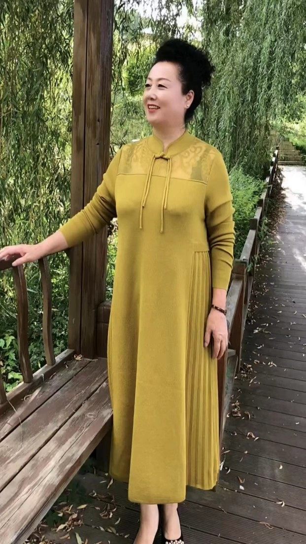 妈妈婆婆秋冬羊毛针织连衣裙女长袖复古改良旗袍显瘦气质毛衣打底