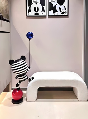 2025轻奢网红杂技熊摆件客厅电视柜入户玄关装饰乔迁礼