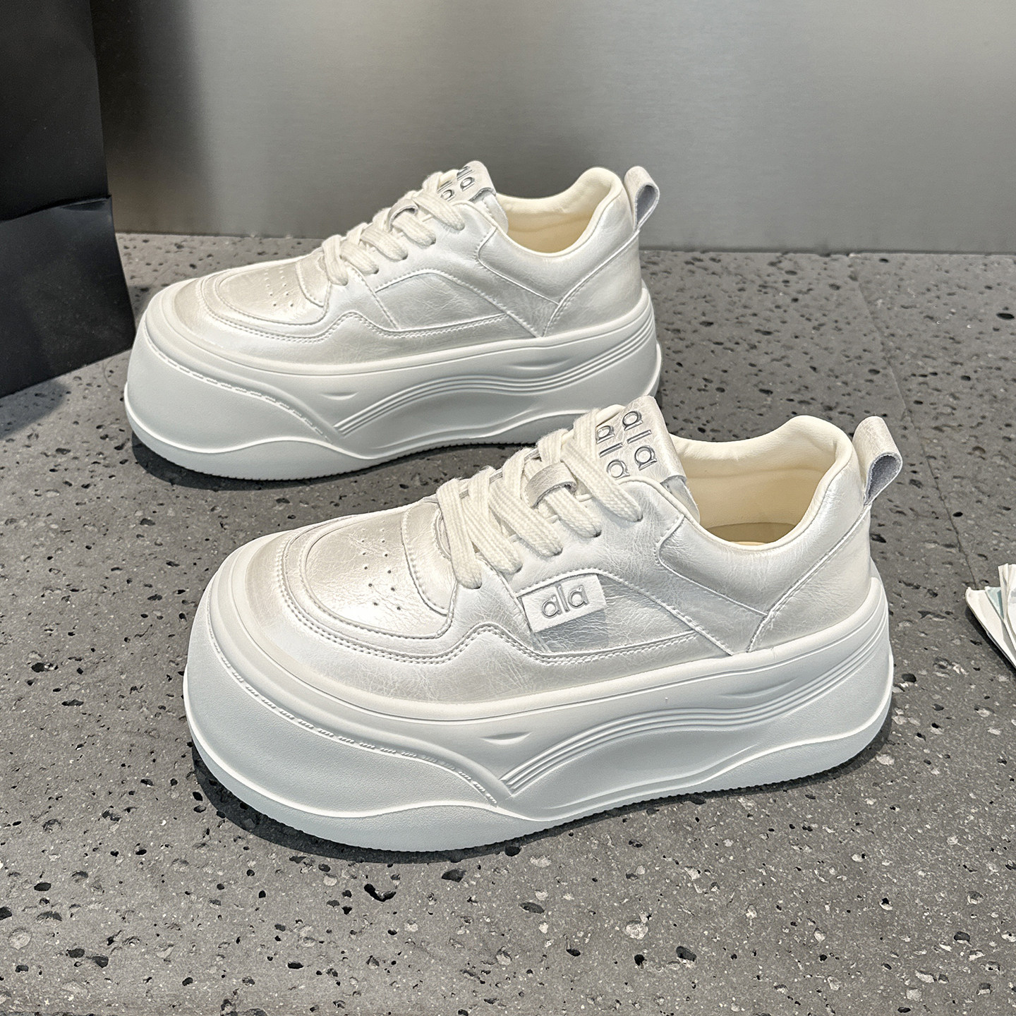 厚底松糕小白鞋女2025秋冬季新款百搭真皮小个子增高轻便休闲板鞋,淘宝优惠券,粉丝福利购,淘宝优惠卷