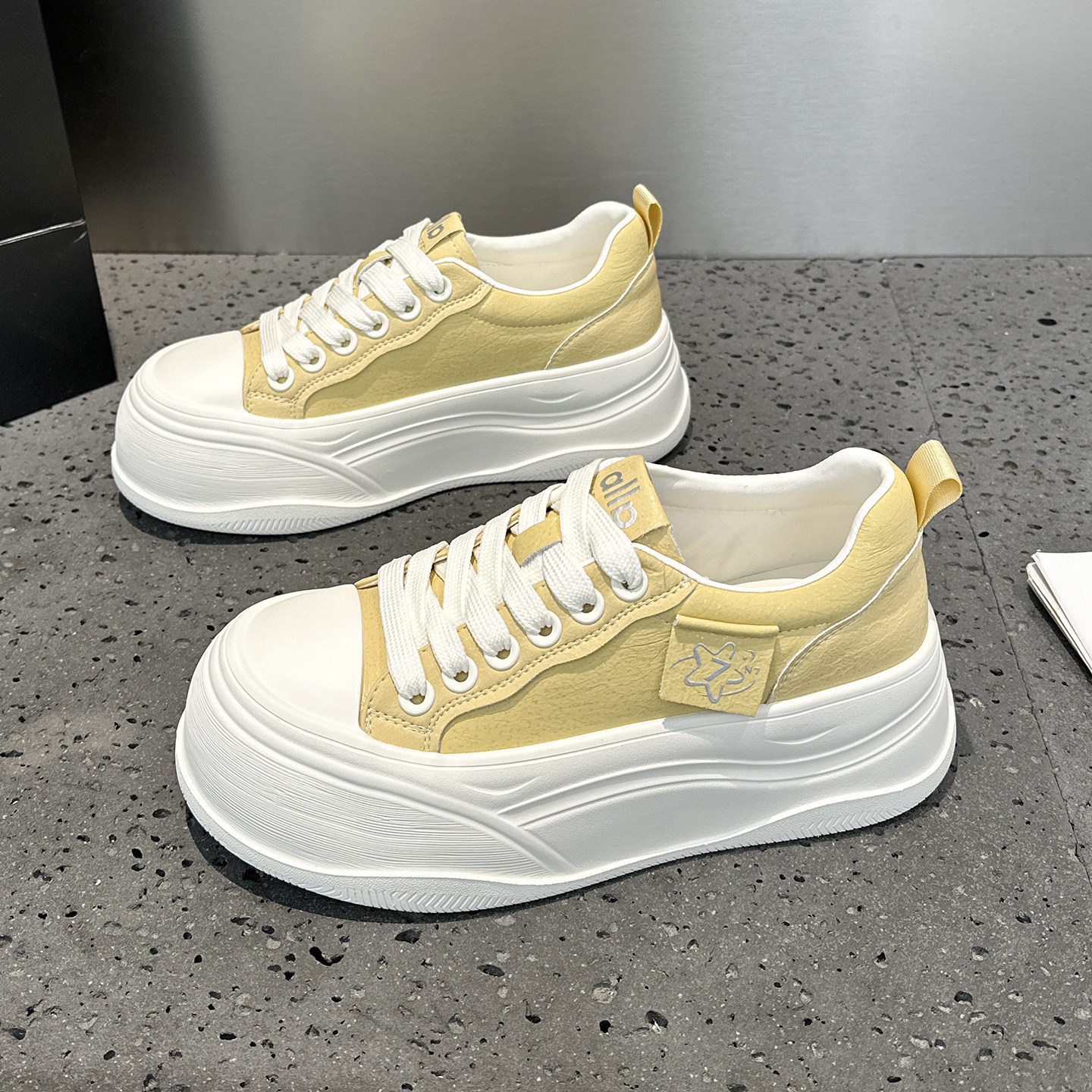 真皮轻便小白鞋女2026春季新款百搭松糕厚底增高软底休闲运动板鞋,淘宝优惠券,粉丝福利购,淘宝优惠卷