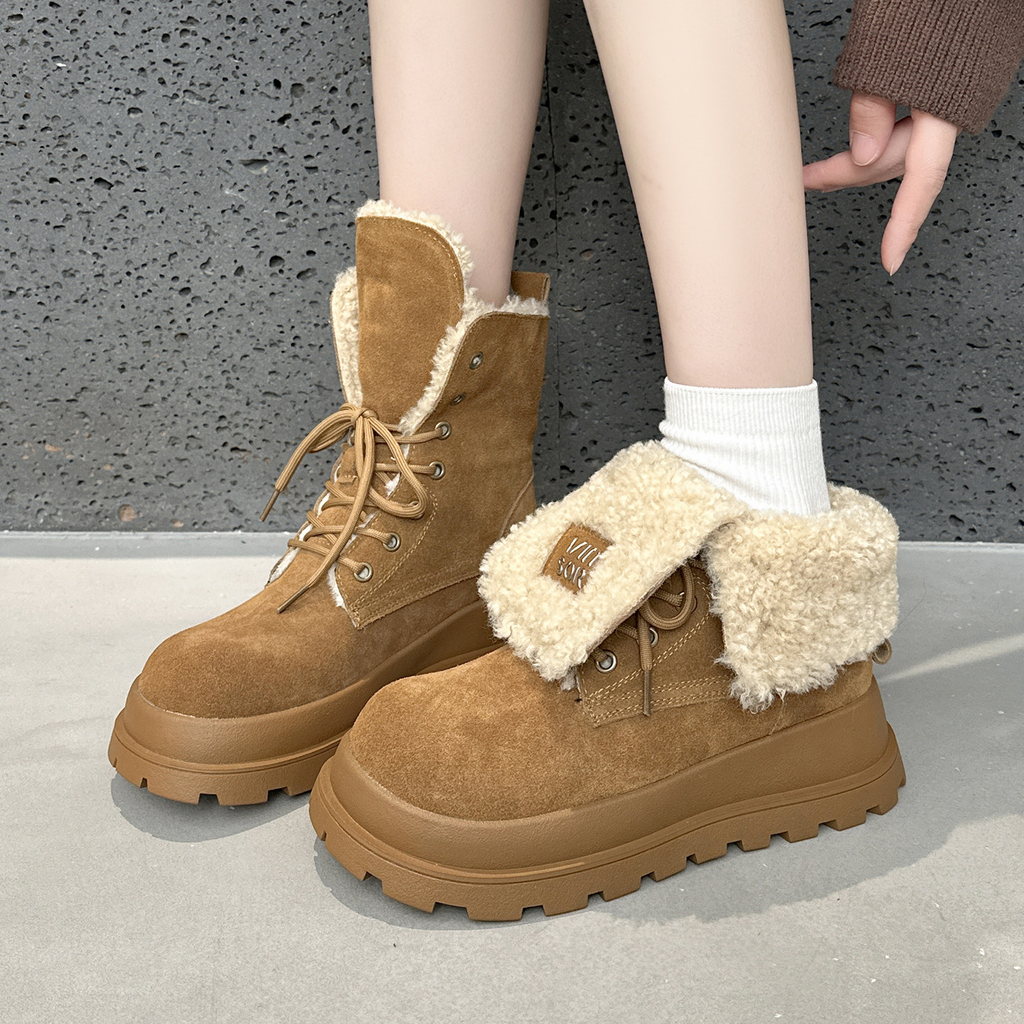 真皮翻领雪地靴女2025新款爆款冬季加绒棉鞋厚底增高两穿磨砂短靴,淘宝优惠券,粉丝福利购,淘宝优惠卷