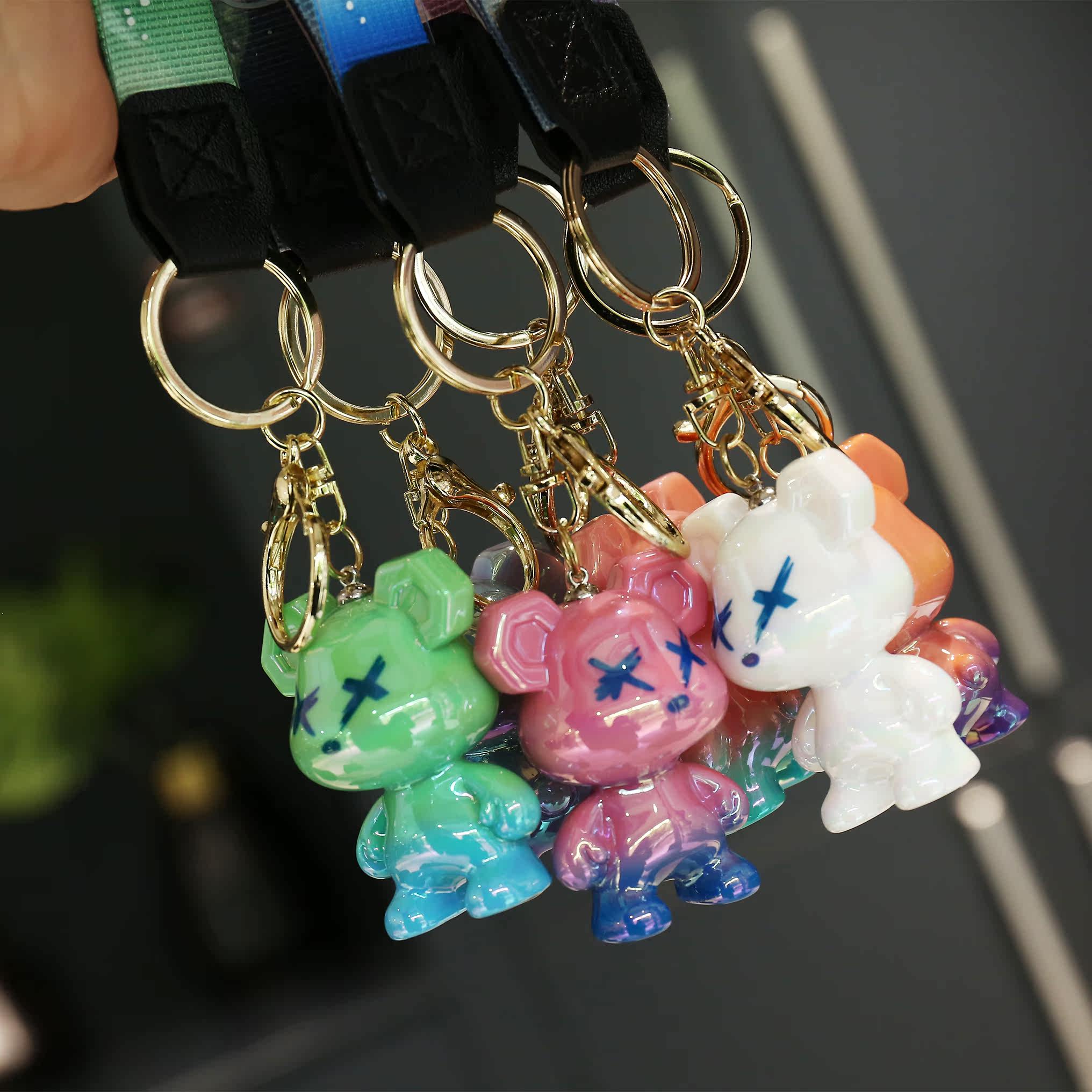 渐变涂鸦熊钥匙扣精致女汽车钥匙挂饰网红小熊男女款书包挂件钥匙