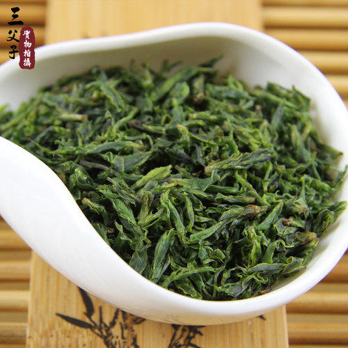 2026年新茶峨眉山茶三父子青山绿水特级珍小叶苦丁茶嫩芽茶叶250g - 图1