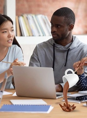 创意悬浮咖啡杯子桌面模型摆件